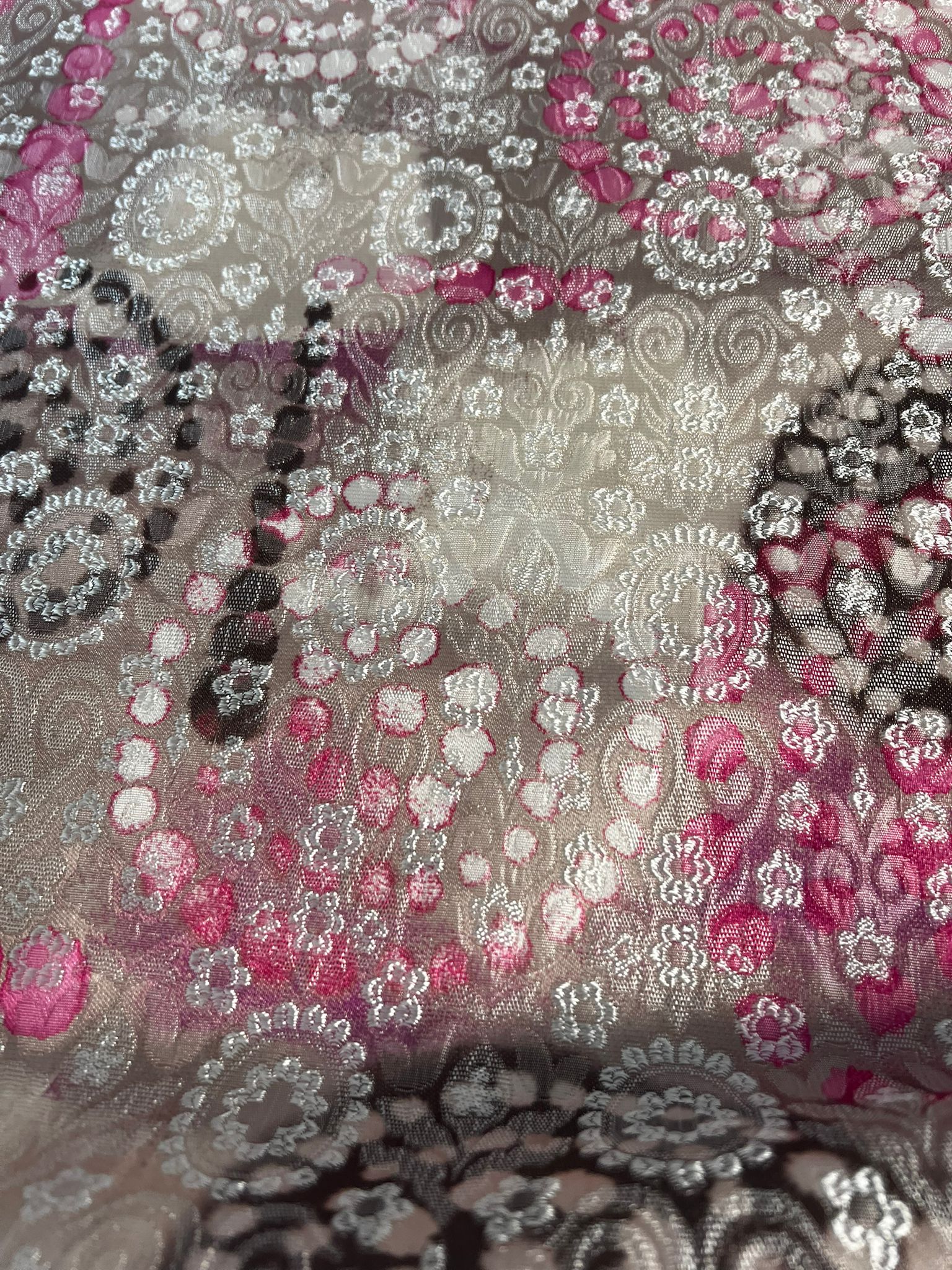 Brocado Rosa e Castanho